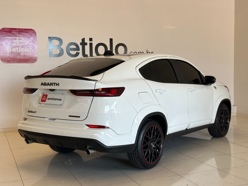 fiat fastback 1.3 turbo 270 flex abarth at6 4p automatico 2025