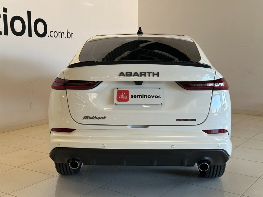fiat fastback 1.3 turbo 270 flex abarth at6 4p automatico 2025