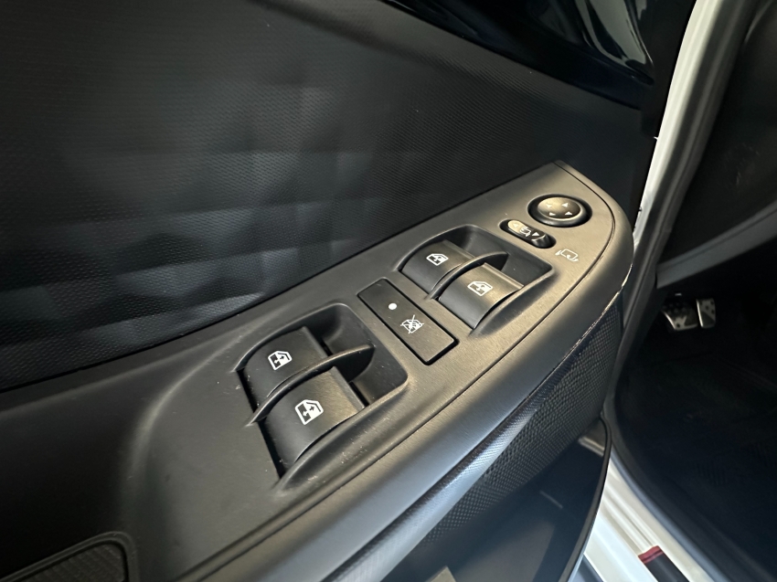 fiat fastback 1.3 turbo 270 flex abarth at6 4p automatico 2025