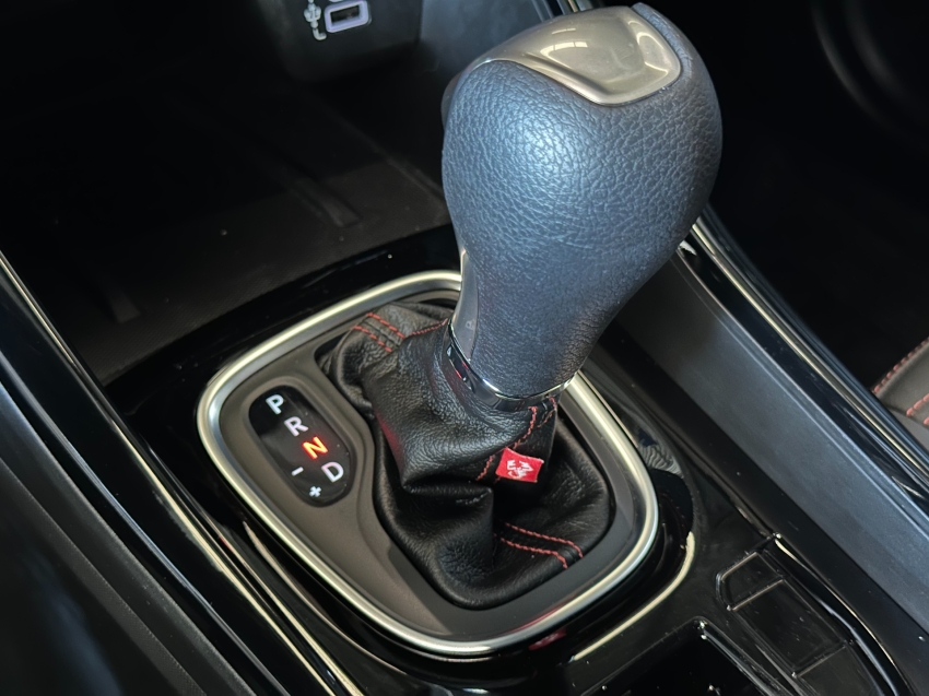 fiat fastback 1.3 turbo 270 flex abarth at6 4p automatico 2025