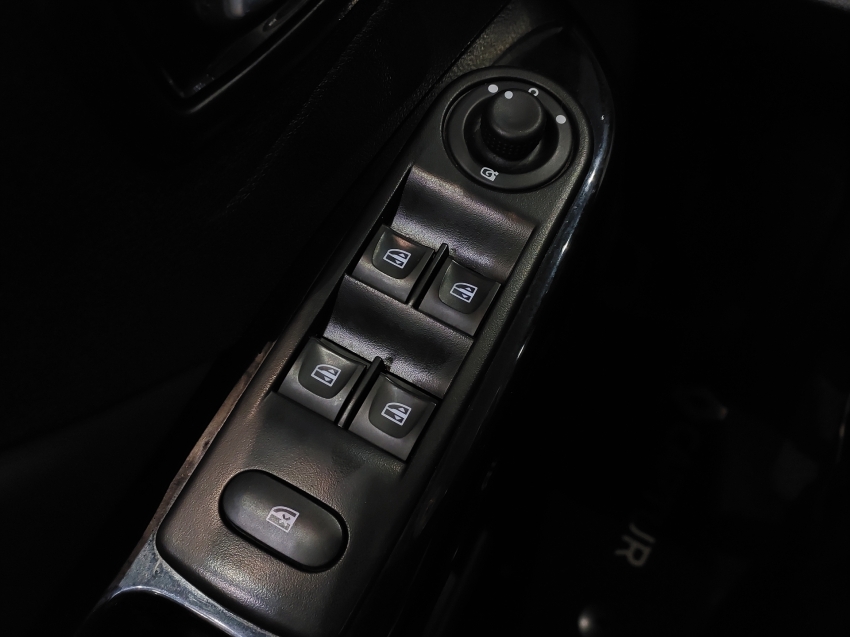 renault captur 1.6 16v sce flex intense x-tronic 4p automatico 2019