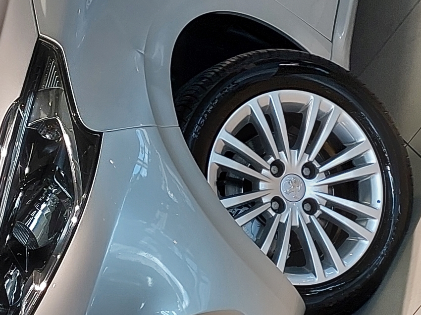 peugeot 208 1.6 griffe 16v flex 4p automatico 2017