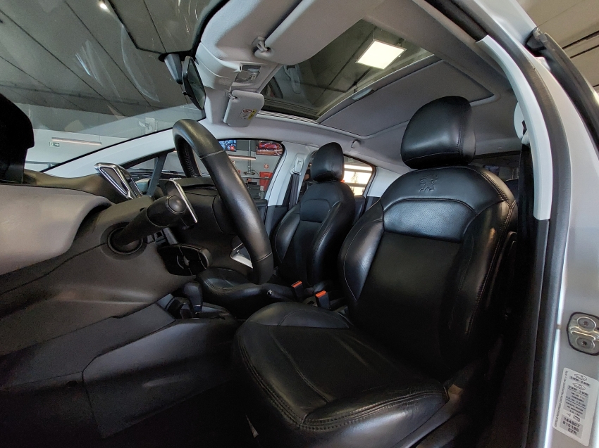 peugeot 208 1.6 griffe 16v flex 4p automatico 2017