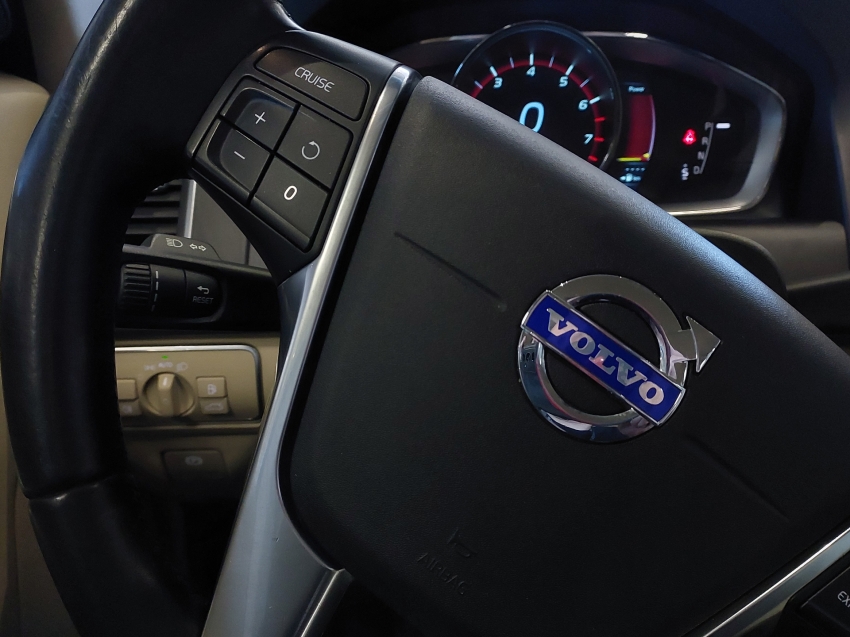 volvo xc60 2.0 t5 r design turbo gasolina 4p automatico 2014