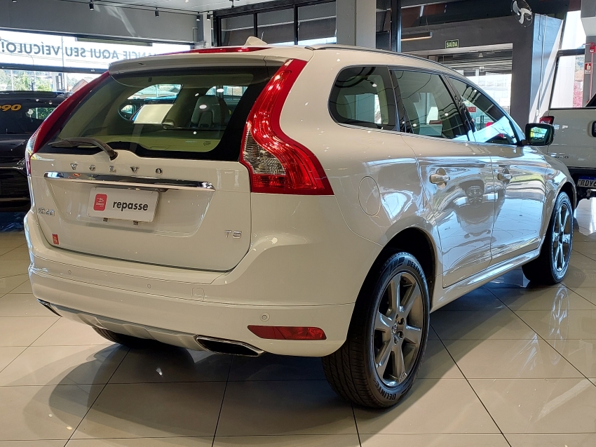 volvo xc60 2.0 t5 r design turbo gasolina 4p automatico 2014