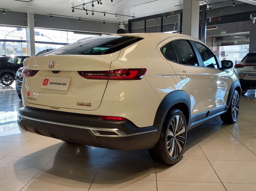fiat fastback 1.0 turbo 200 flex audace cvt 4p automatico 2025