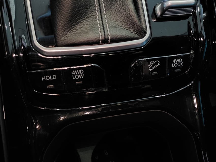 jeep commander 2.0 hurricane 4 turbo gasolina blackhawk at9 4p automatico 2025