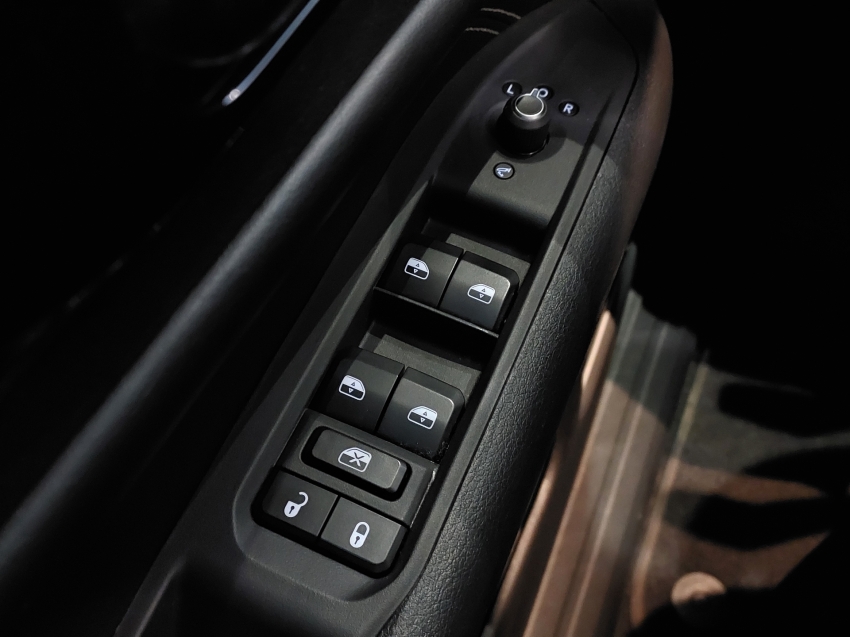 jeep commander 2.0 hurricane 4 turbo gasolina blackhawk at9 4p automatico 2025