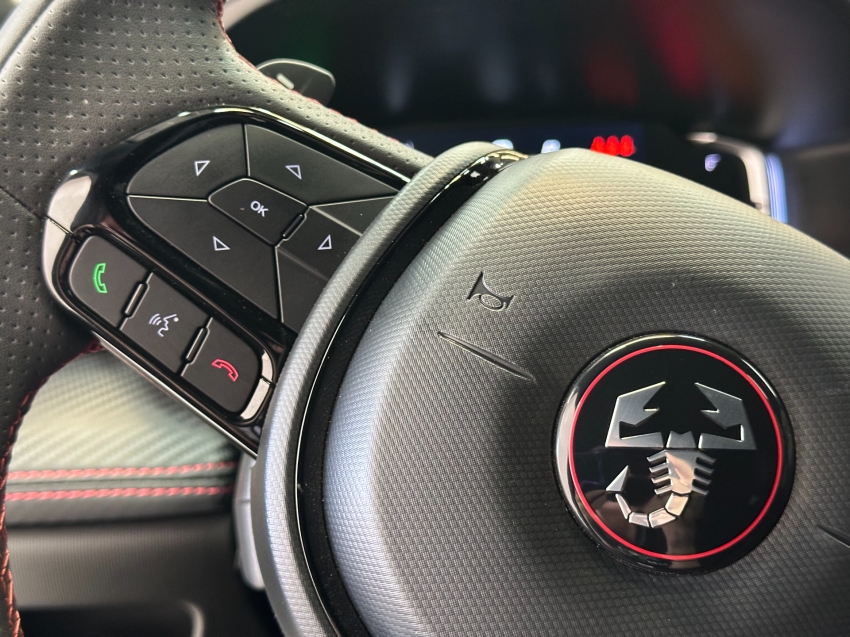 fiat fastback 1.3 turbo 270 flex abarth at6 4p automatico 2025