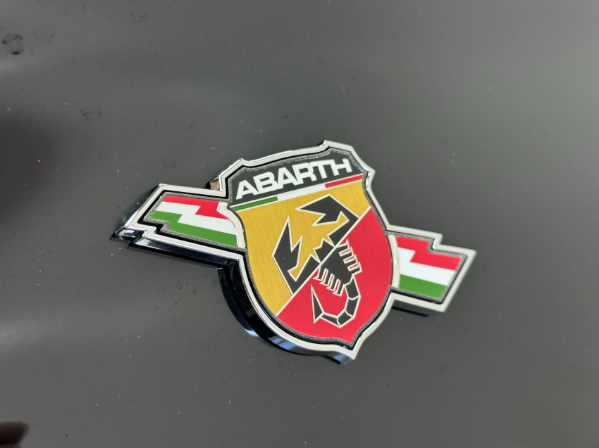 fiat fastback 1.3 turbo 270 flex abarth at6 4p automatico 2025
