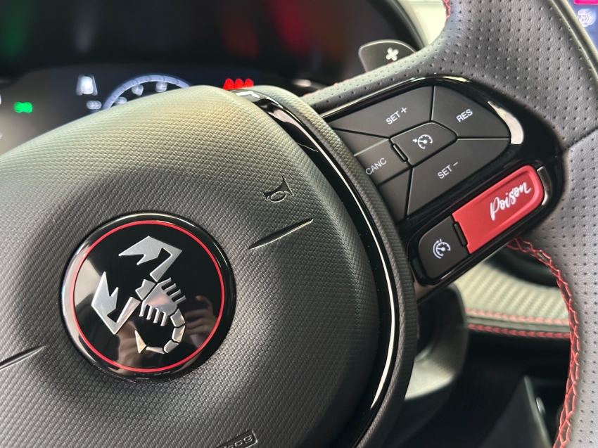 fiat fastback 1.3 turbo 270 flex abarth at6 4p automatico 2025
