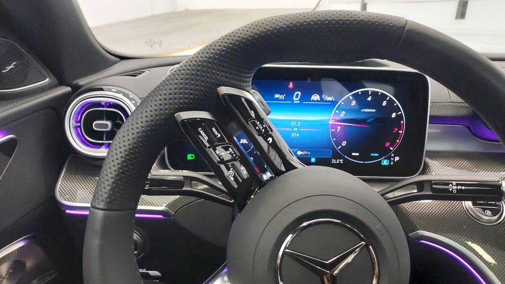 mercedes-benz c 300 2.0 eq boost hibrido amg line 9g-tronic 4p automatico 2025