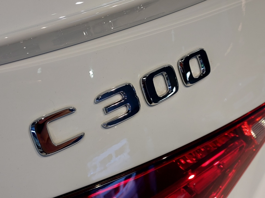 mercedes-benz c 300 2.0 eq boost hibrido amg line 9g-tronic 4p automatico 202525