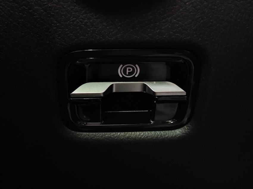 mercedes-benz c 300 2.0 eq boost hibrido amg line 9g-tronic 4p automatico 202520