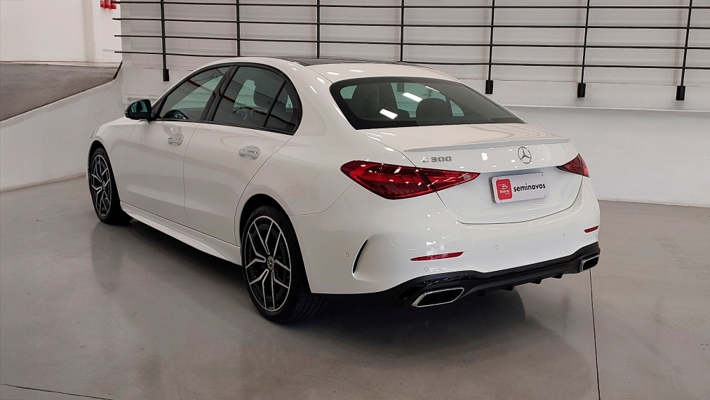 mercedes-benz c 300 2.0 eq boost hibrido amg line 9g-tronic 4p automatico 2025