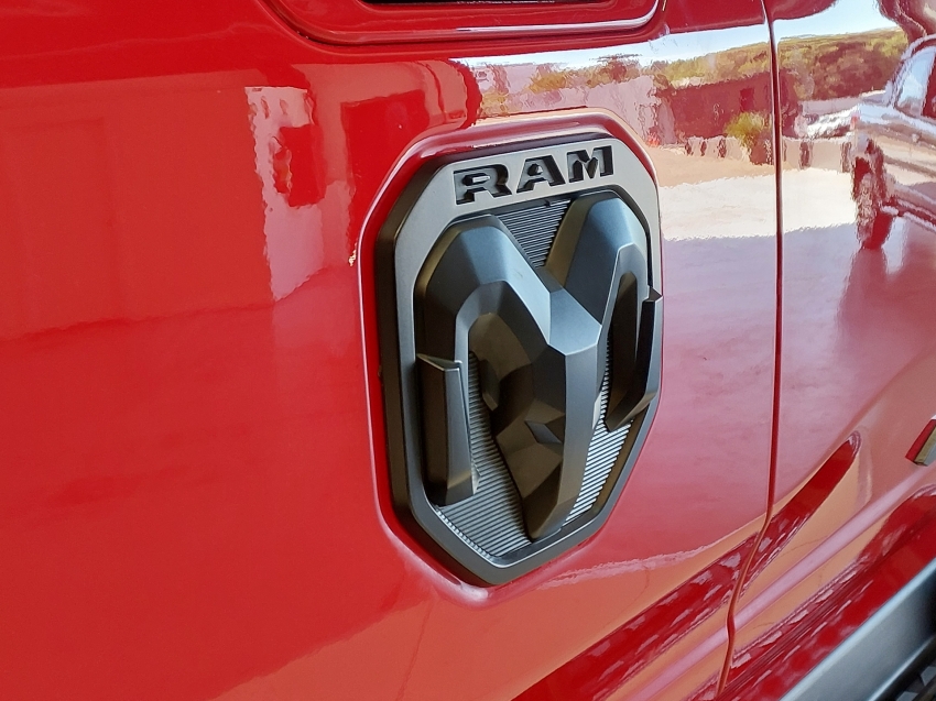 ram 1500 5.7 v8 gasolina rebel cd 4x4 automatico 4p 2021