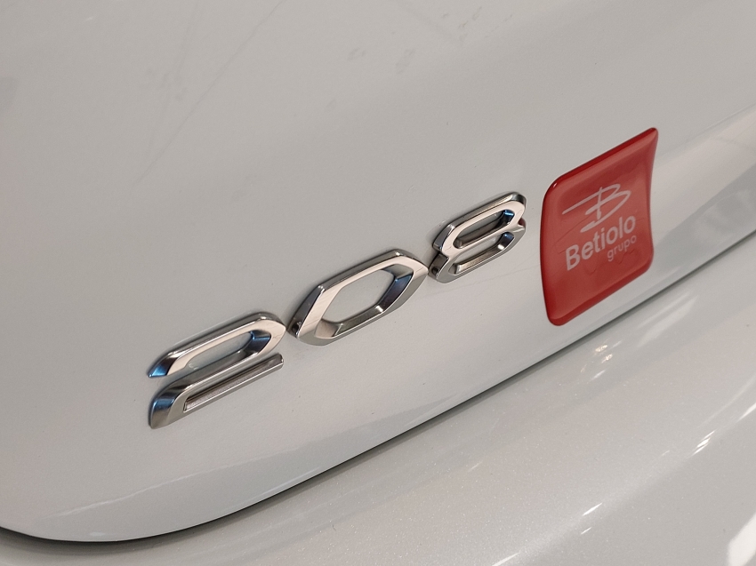 peugeot 208 1.6 16v flex griffe at6 4p automatico 2022