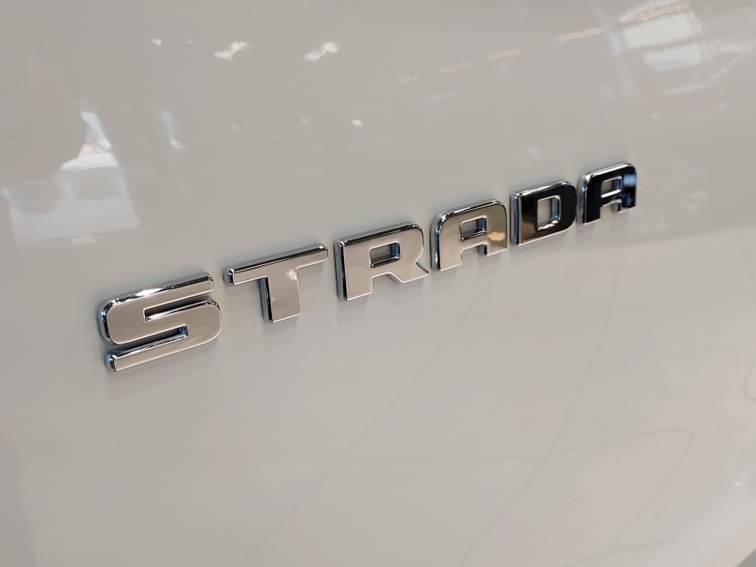 fiat strada 1.3 firefly flex freedom cd manual 4p 2023