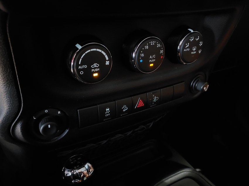 jeep wrangler 3.6 sport 4x4 v6 12v gasolina 2p automatico 201512