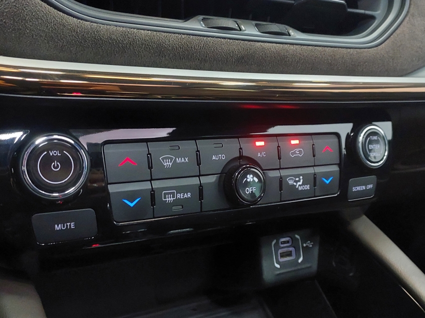 jeep commander 2.0 td380 turbo diesel overland at9 4p automatico 2022