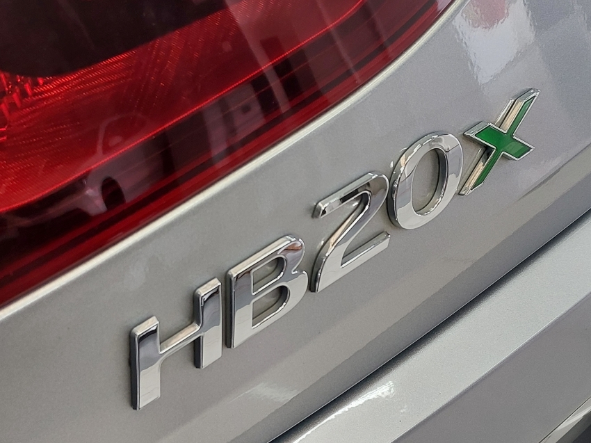 hyundai hb20x 1.6 16v flex evolution automatico 4p 2021