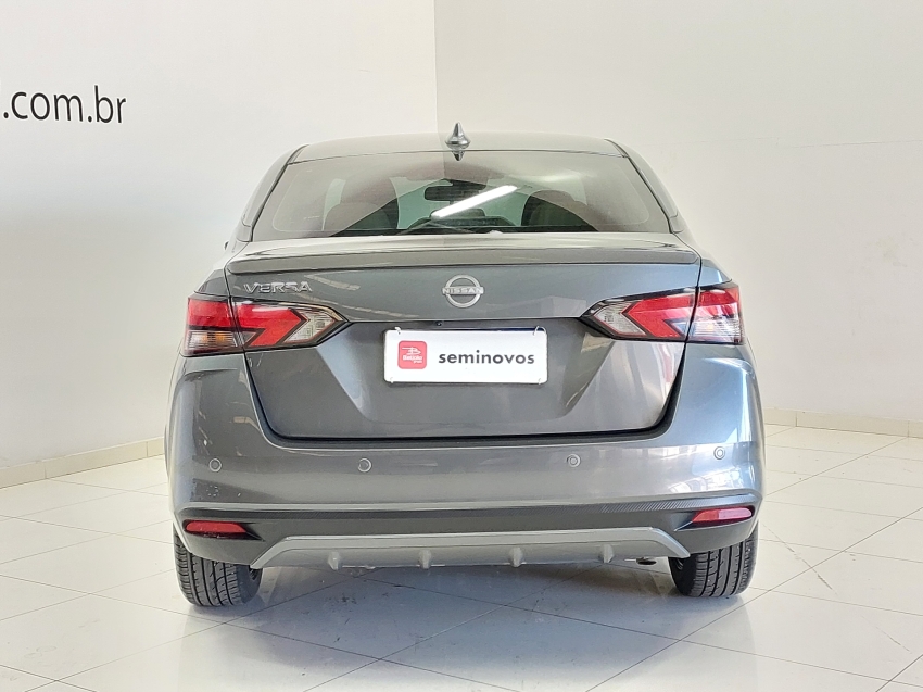 nissan versa 1.6 16v flex exclusive xtronic 4p automatico 2025