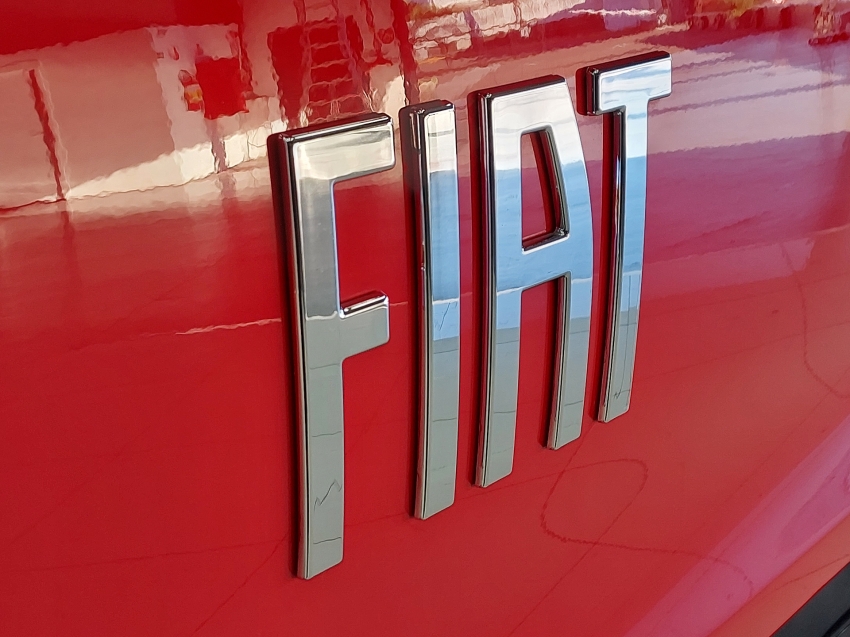 fiat strada 1.3 firefly flex volcano cd cvt 4p automatico 2023