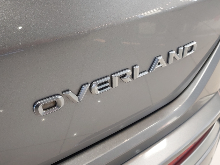 jeep commander 2.0 td380 turbo diesel overland at9 4p automatico 2022