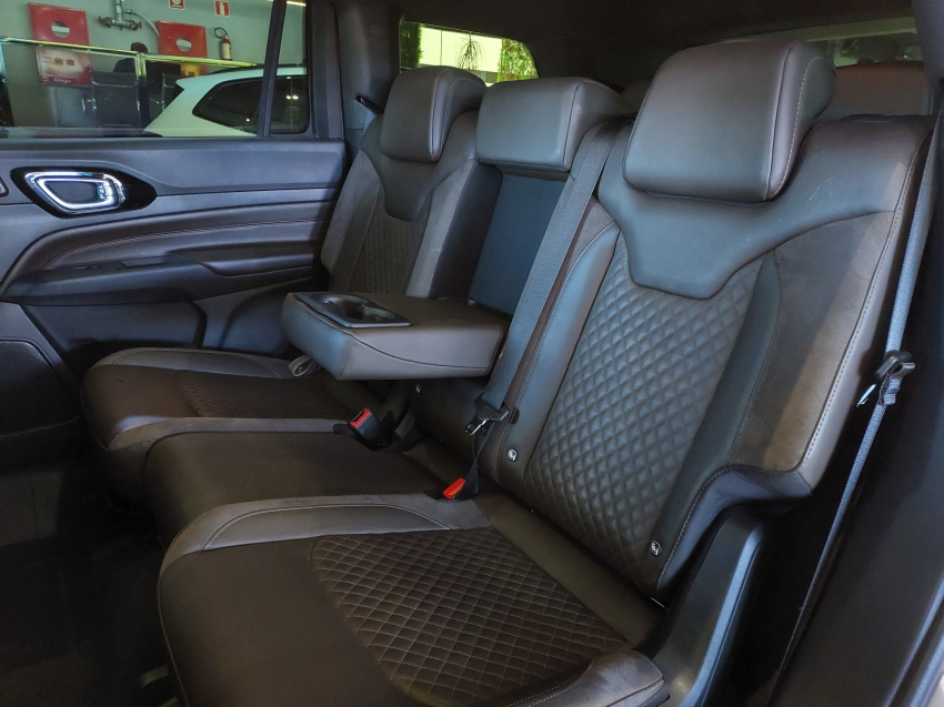 jeep commander 2.0 td380 turbo diesel overland at9 4p automatico 2022