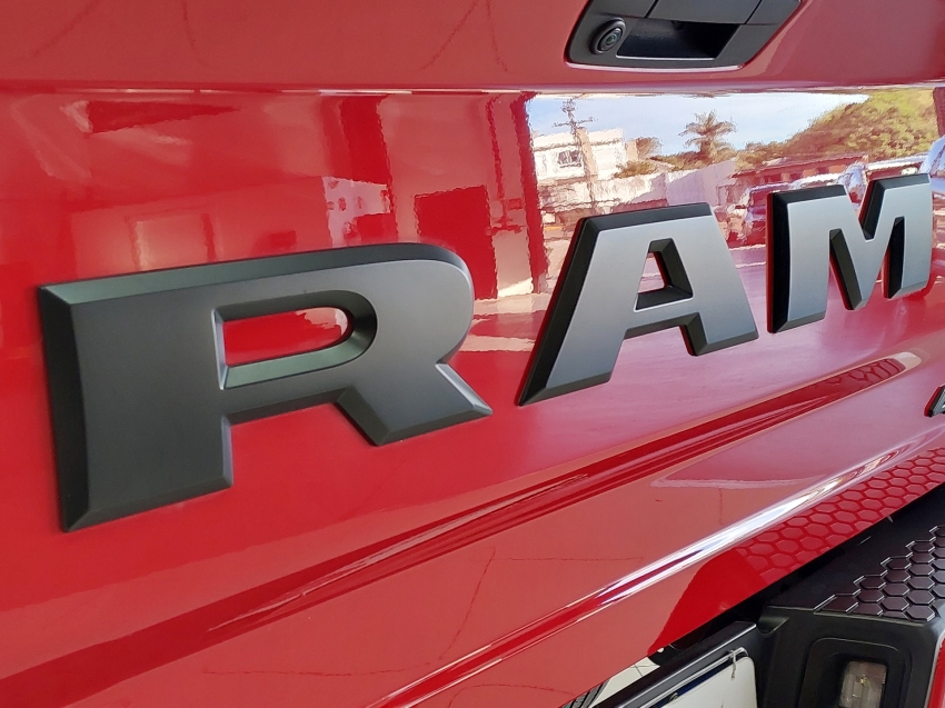 ram classic 5.7 v8 gasolina laramie night edition cd 4x4 automatico 4p 2022