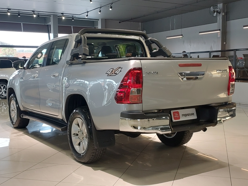 toyota hilux 2.8 sr 4x4 cd 16v diesel 4p automatico 20164