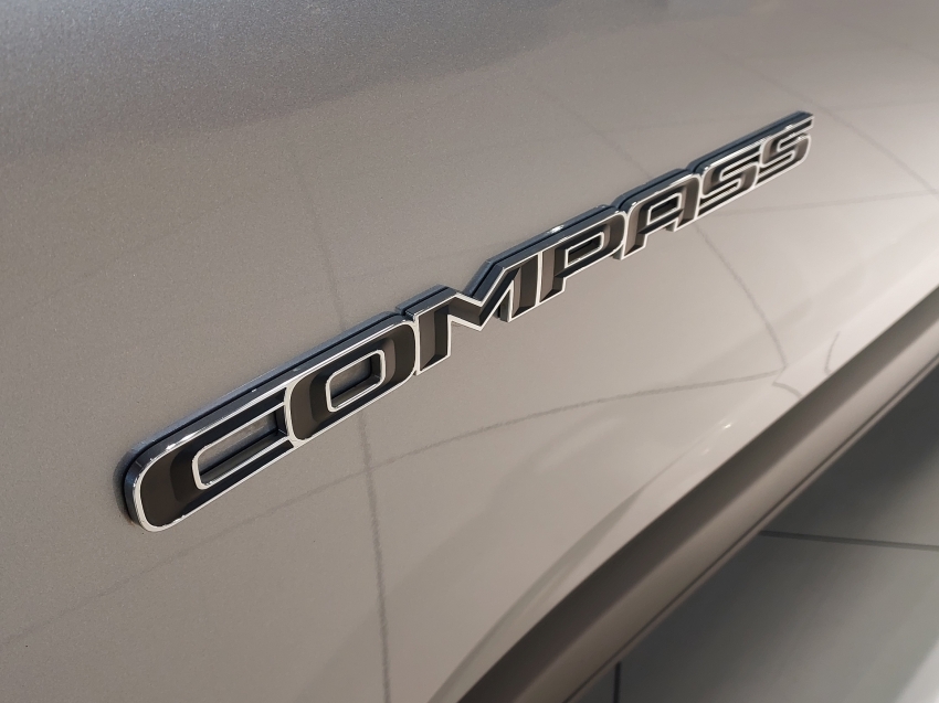 jeep compass 1.3 t270 turbo flex longitude at6 4p automatico 202224 jeep compass 1.3 t270 turbo flex longitude at6 4p automatico 202224