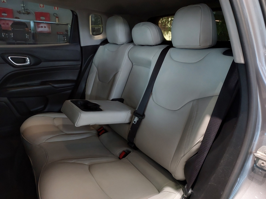 jeep compass 1.3 t270 turbo flex longitude at6 4p automatico 20229 jeep compass 1.3 t270 turbo flex longitude at6 4p automatico 20229