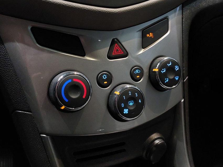 chevrolet tracker 1.8 mpfi ltz 4x2 16v flex 4p automatico 201512 chevrolet tracker 1.8 mpfi ltz 4x2 16v flex 4p automatico 201512