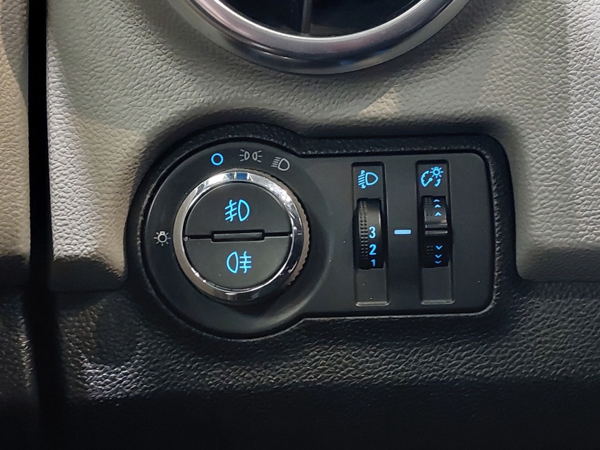 chevrolet tracker 1.8 mpfi ltz 4x2 16v flex 4p automatico 201518 chevrolet tracker 1.8 mpfi ltz 4x2 16v flex 4p automatico 201518