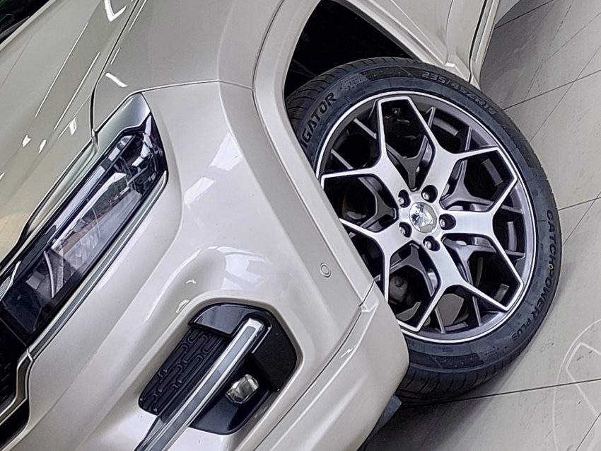 jeep commander 1.3 t270 turbo flex overland at6 4p automatico 202228 jeep commander 1.3 t270 turbo flex overland at6 4p automatico 202228