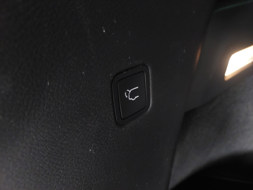 jeep commander 1.3 t270 turbo flex overland at6 4p automatico 202225 jeep commander 1.3 t270 turbo flex overland at6 4p automatico 202225