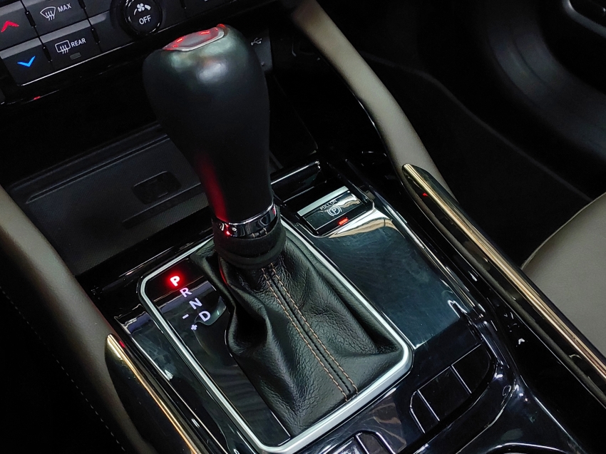 jeep commander 1.3 t270 turbo flex overland at6 4p automatico 202218 jeep commander 1.3 t270 turbo flex overland at6 4p automatico 202218