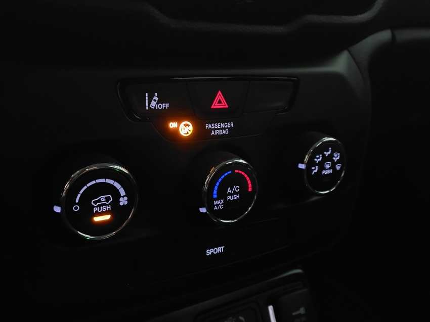 jeep renegade 1.3 t270 turbo flex sport at6 4p automatico 202311 jeep renegade 1.3 t270 turbo flex sport at6 4p automatico 202311