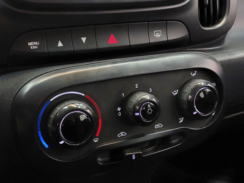 fiat mobi 1.0 evo flex like. manual 4p 202411 fiat mobi 1.0 evo flex like. manual 4p 202411