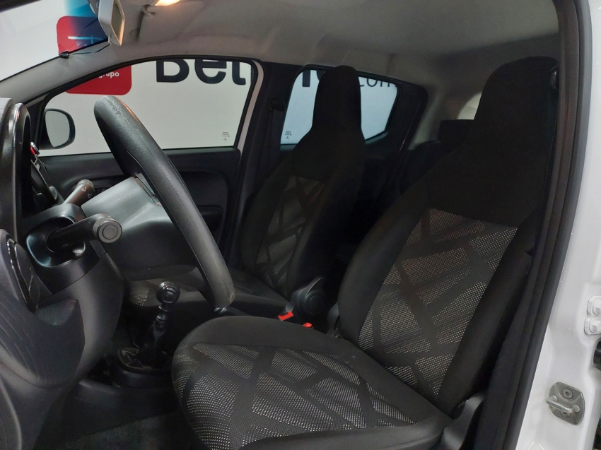 fiat mobi 1.0 evo flex like. manual 4p 20238 fiat mobi 1.0 evo flex like. manual 4p 20238