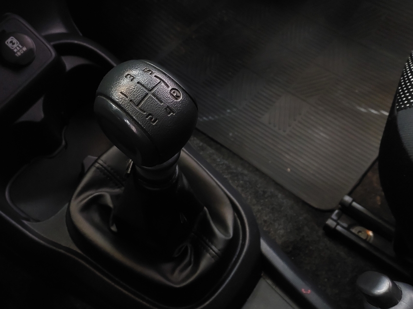 fiat mobi 1.0 evo flex like. manual 4p 202313