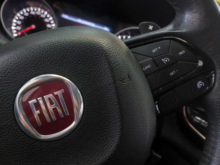 fiat toro 2.4 16v multiair flex volcano at9 4p automatico 202014