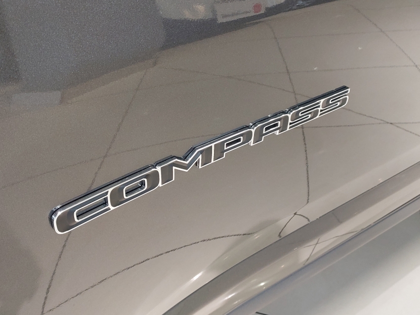 jeep compass 2.0 hurricane 4 turbo gasolina overland at9 4p automatico 202526