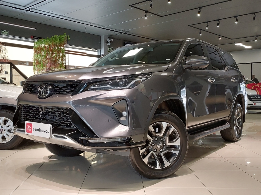 toyota hilux sw4 2.8 d-4d turbo diesel srx platinum 4x4 automatico 4p 2025