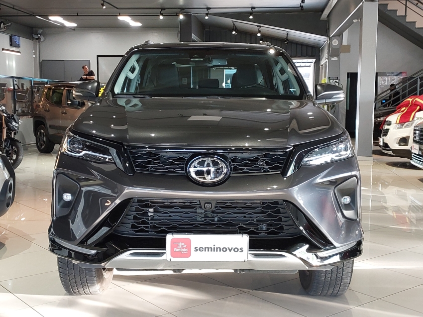 toyota hilux sw4 2.8 d-4d turbo diesel srx platinum 4x4 automatico 4p 20252