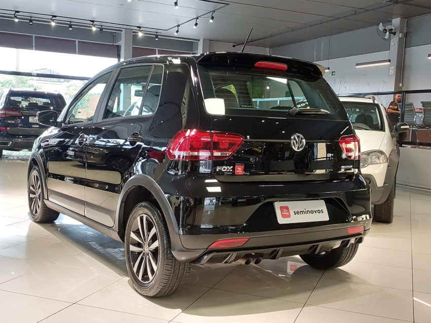 volkswagen fox 1.6 msi pepper 16v flex 4p automatizado 1.0 semiautomatico 20153