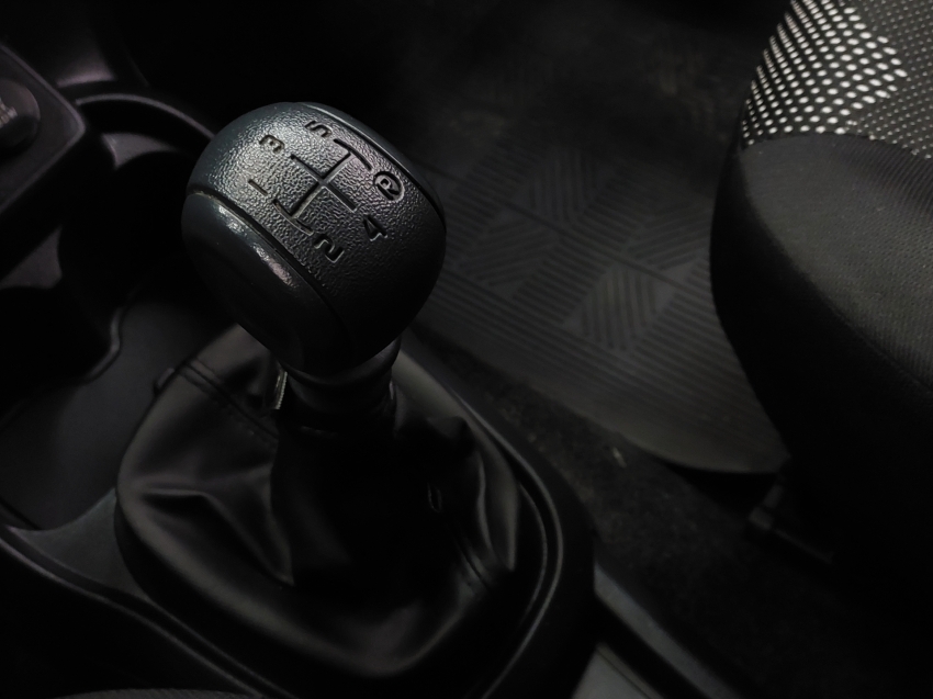 fiat mobi 1.0 evo flex like. manual 4p 202313