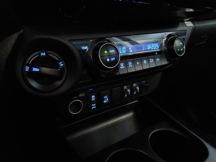 toyota hilux 2.8 d-4d turbo diesel cd srx 4x4 automatico 4p 202312