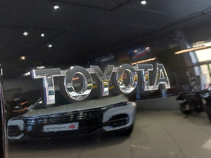 toyota hilux 2.8 d-4d turbo diesel cd srx 4x4 automatico 4p 202322